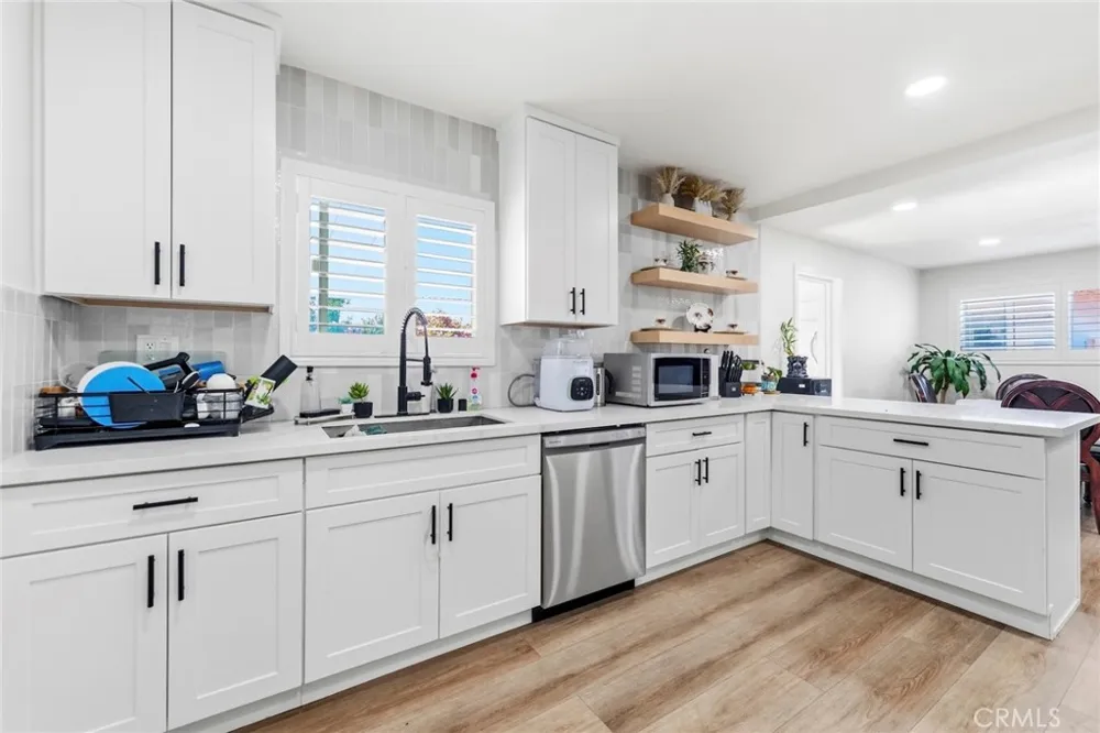 1111 Calera Covina, CA 91722