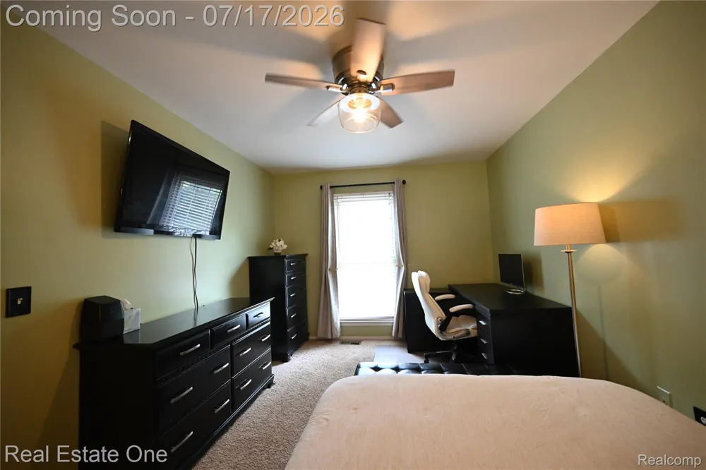 256 1st Street Rochester City, MI 48307