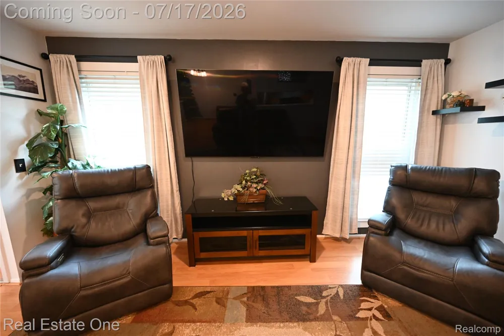256 1st Street Rochester City, MI 48307