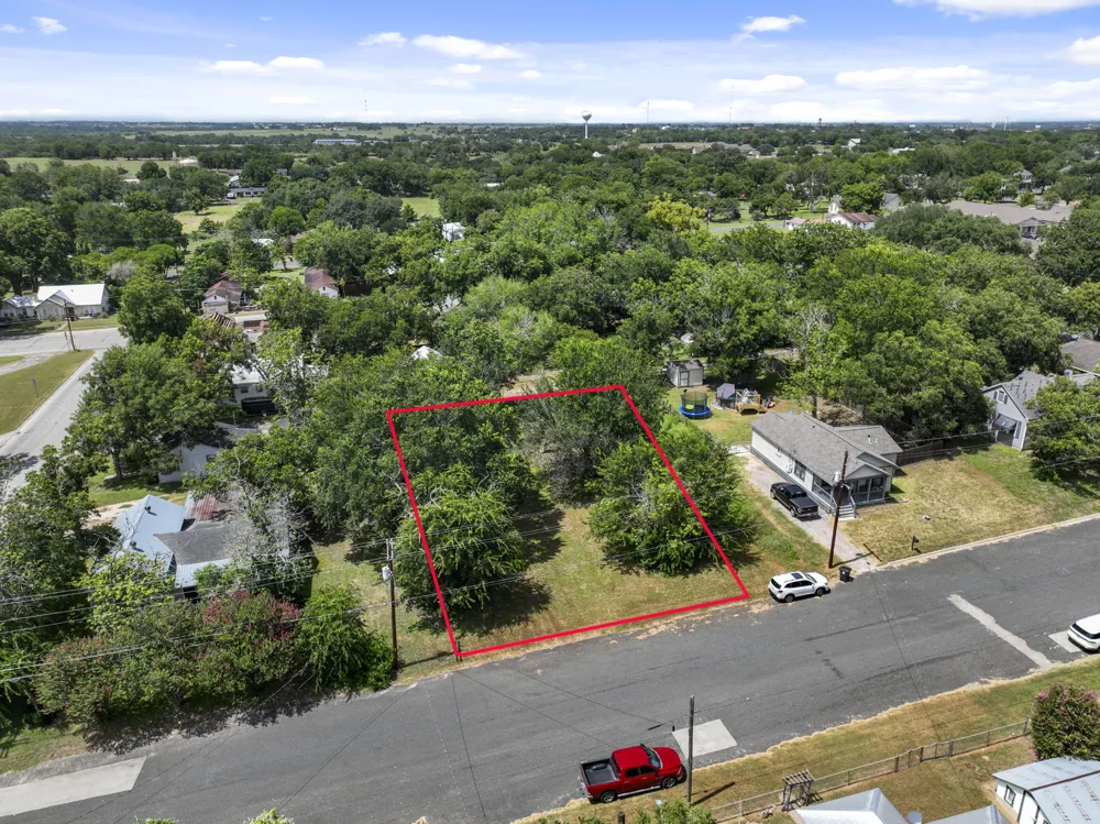 1015 Anderson Street Schulenburg, TX 78956
