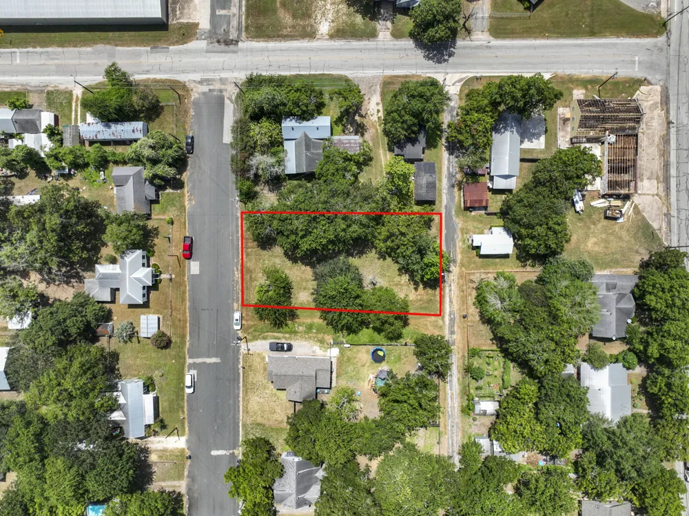 1015 Anderson Street Schulenburg, TX 78956