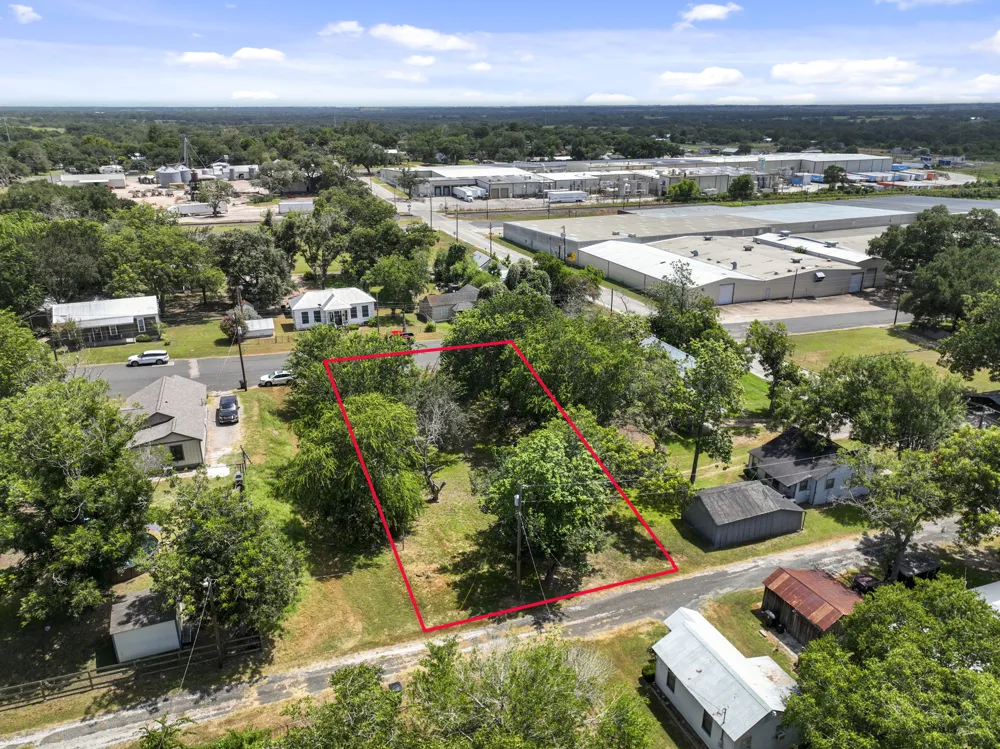 1015 Anderson Street Schulenburg, TX 78956