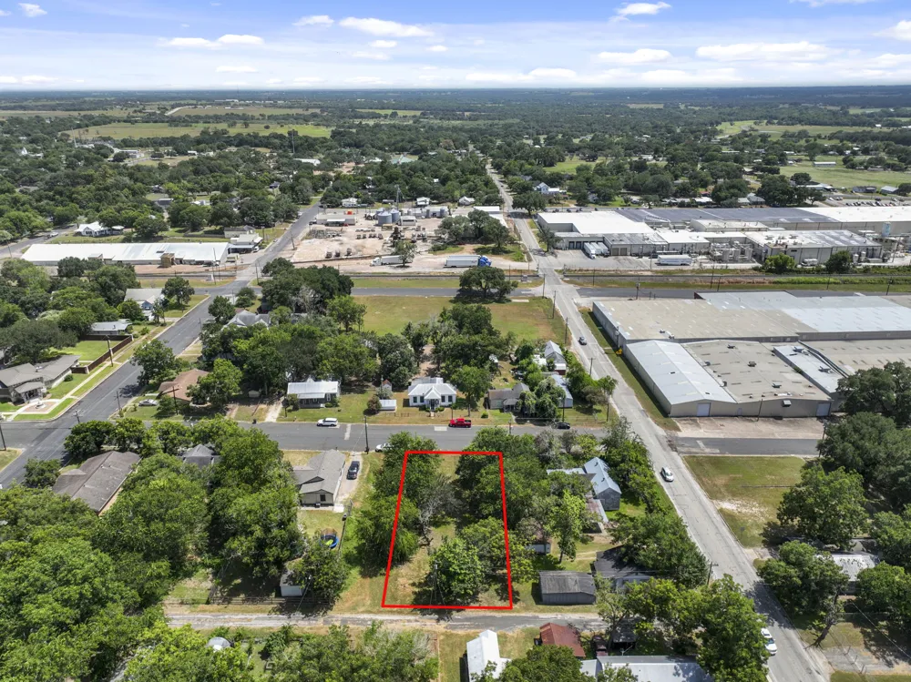 1015 Anderson Street Schulenburg, TX 78956