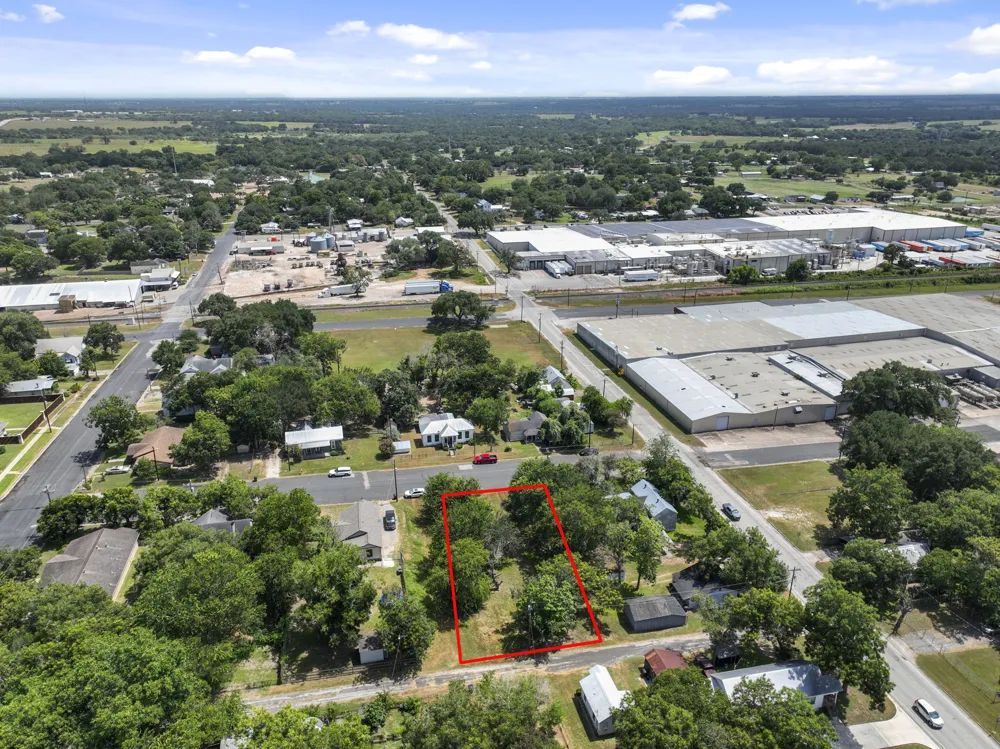 1015 Anderson Street Schulenburg, TX 78956