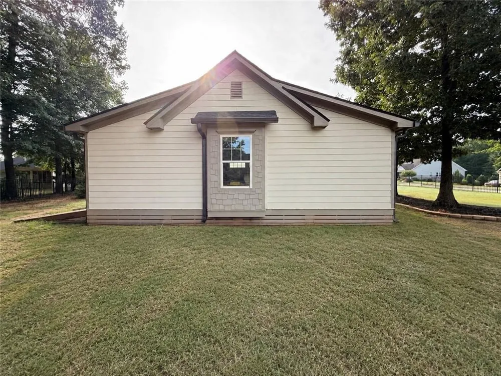 4662 Whitlow Ridge Drive Bishop, GA 30621