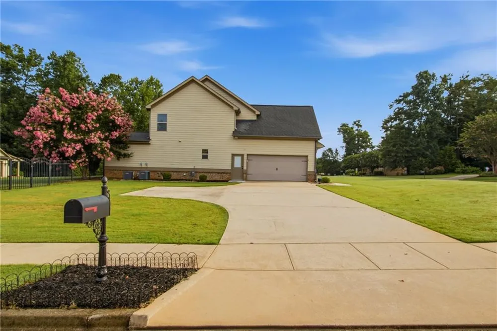 4662 Whitlow Ridge Drive Bishop, GA 30621
