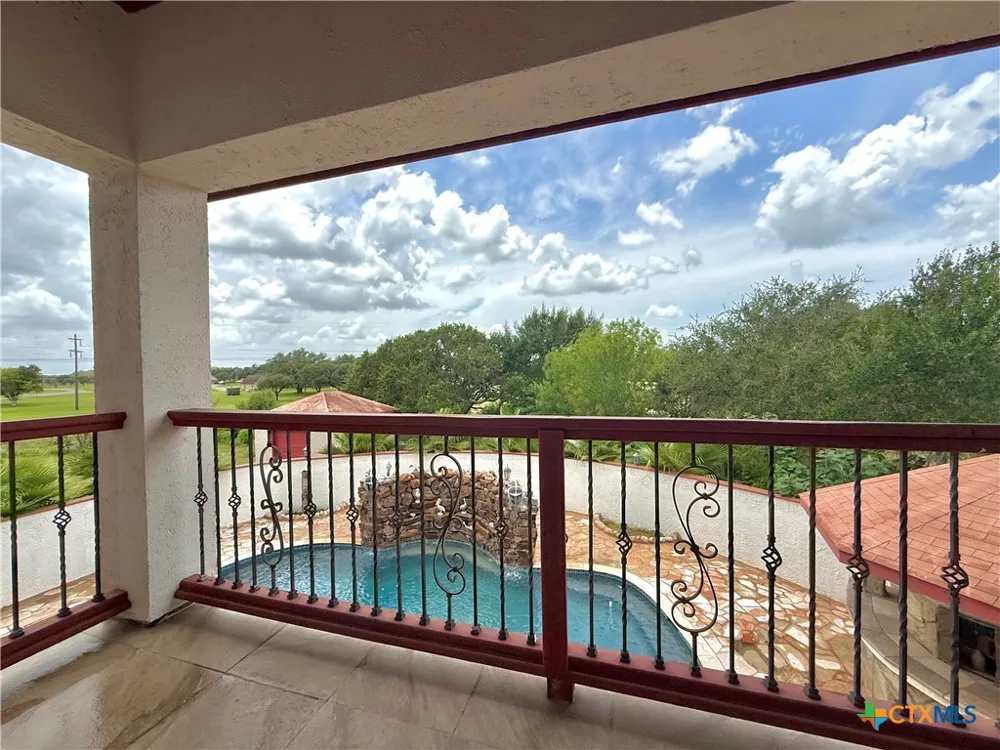 48 Post Oak Run Inez, TX 77968