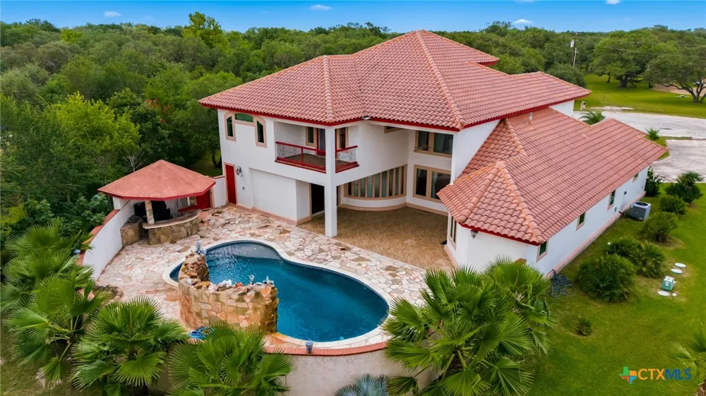 48 Post Oak Run Inez, TX 77968