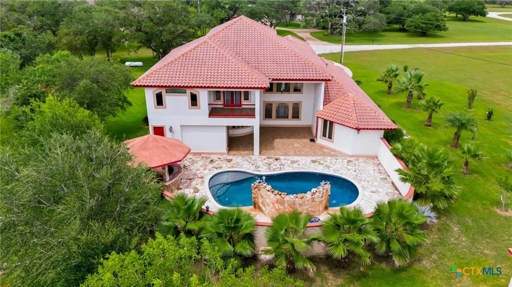 48 Post Oak Run Inez, TX 77968