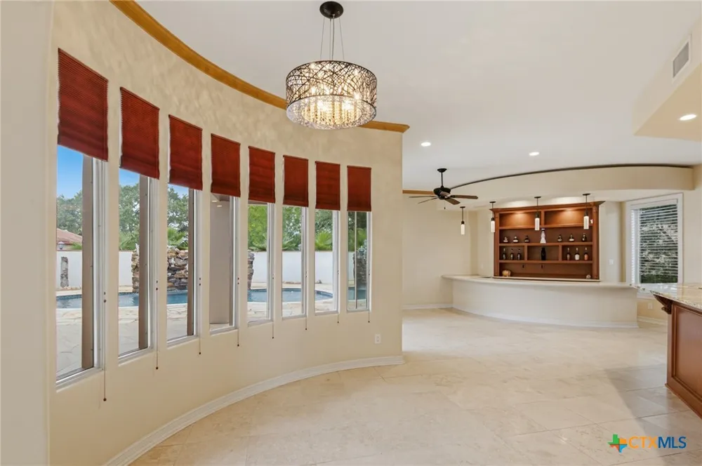 48 Post Oak Run Inez, TX 77968