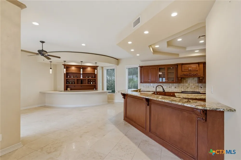 48 Post Oak Run Inez, TX 77968