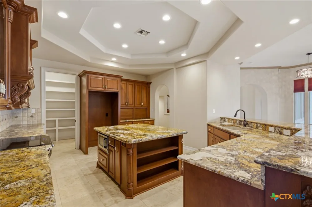 48 Post Oak Run Inez, TX 77968