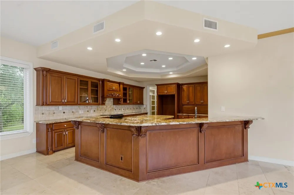 48 Post Oak Run Inez, TX 77968