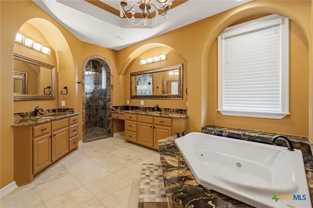 48 Post Oak Run Inez, TX 77968