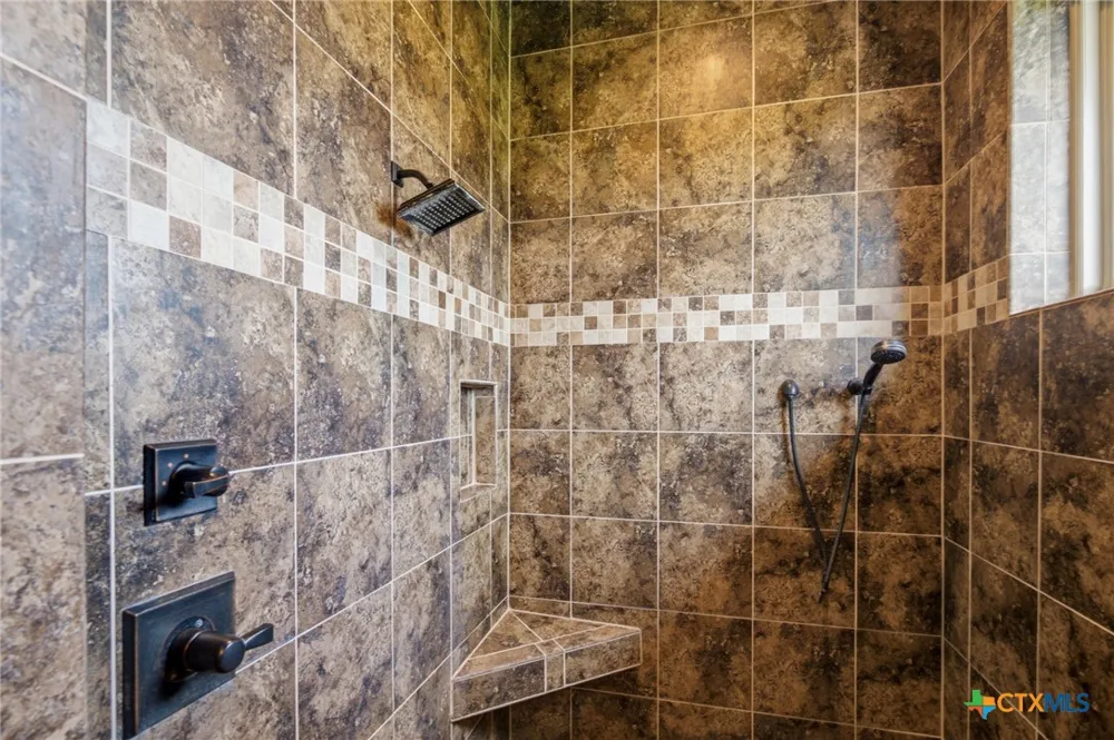 48 Post Oak Run Inez, TX 77968