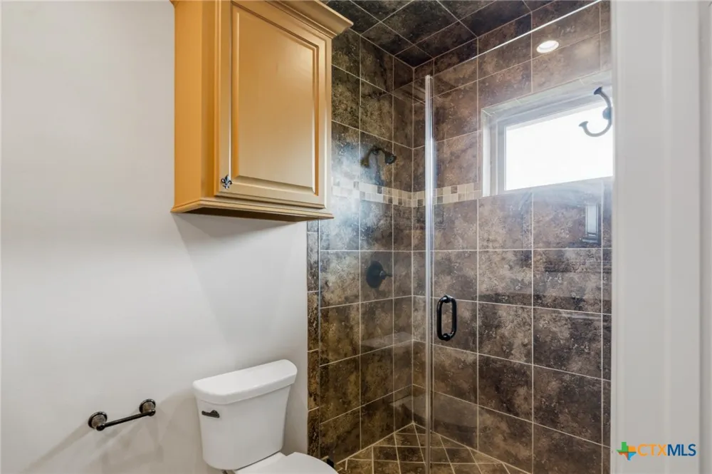 48 Post Oak Run Inez, TX 77968