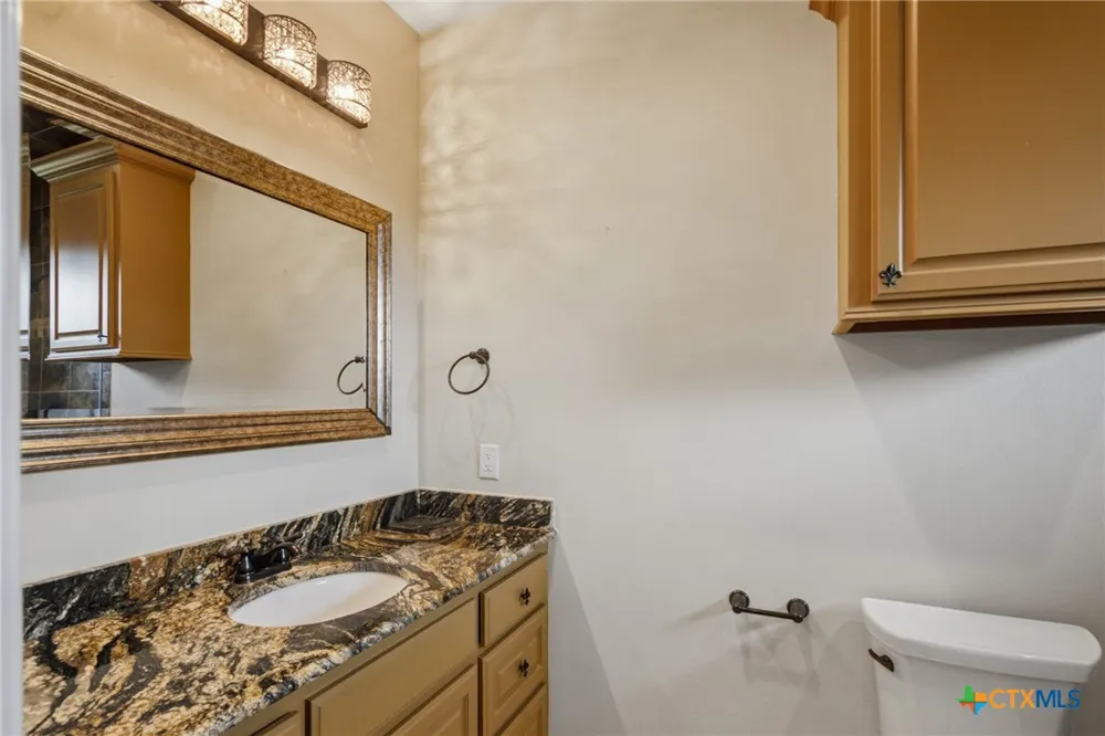 48 Post Oak Run Inez, TX 77968