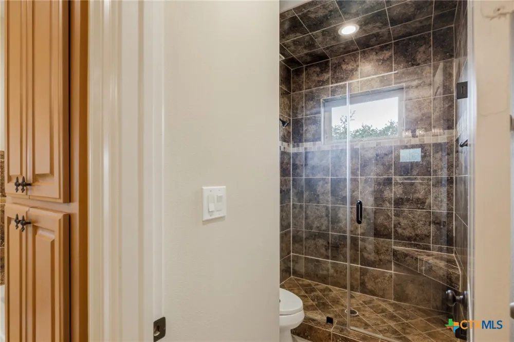 48 Post Oak Run Inez, TX 77968