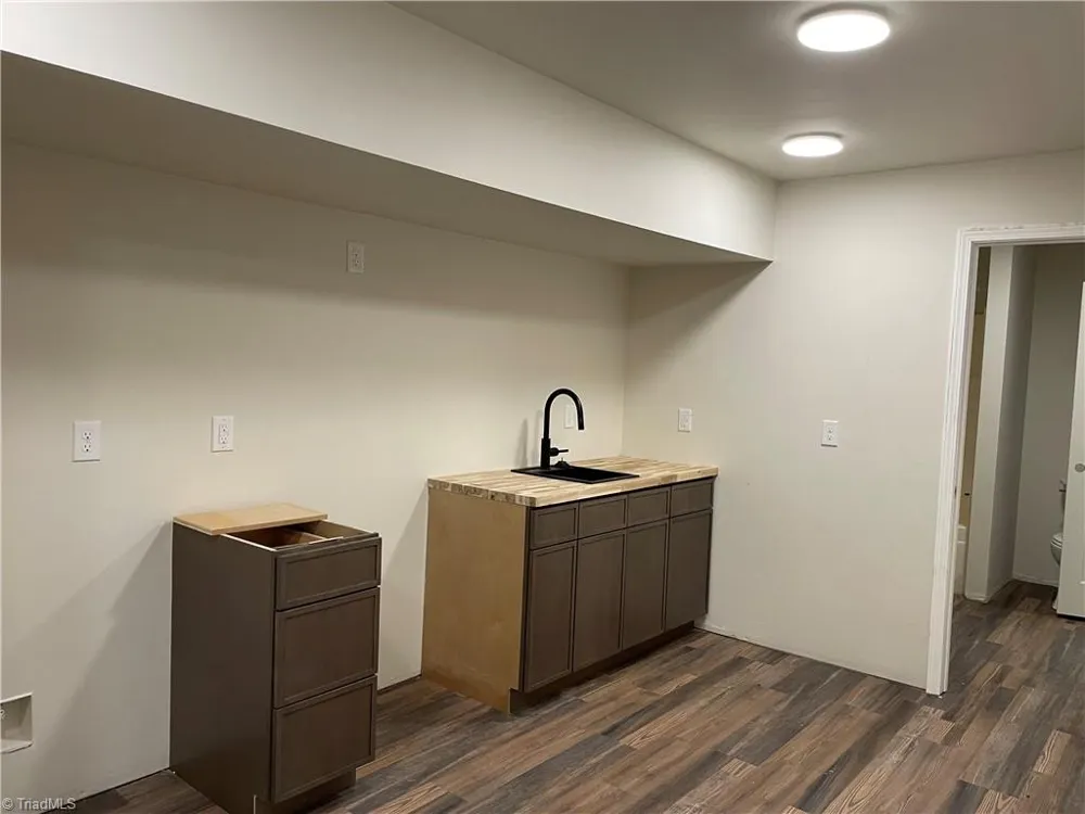 2180 Davis Road Haw River, NC 27258