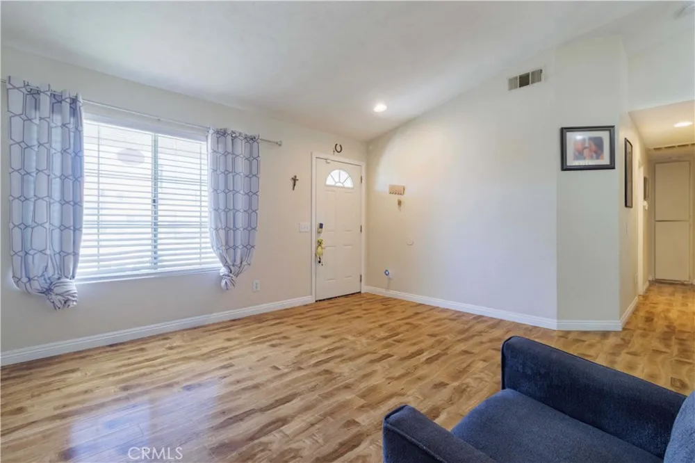 8544 Dove Creek Hesperia, CA 92344