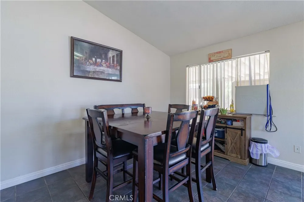 8544 Dove Creek Hesperia, CA 92344