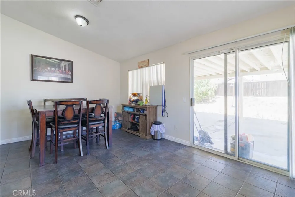 8544 Dove Creek Hesperia, CA 92344
