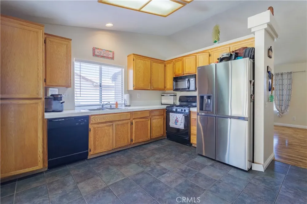 8544 Dove Creek Hesperia, CA 92344