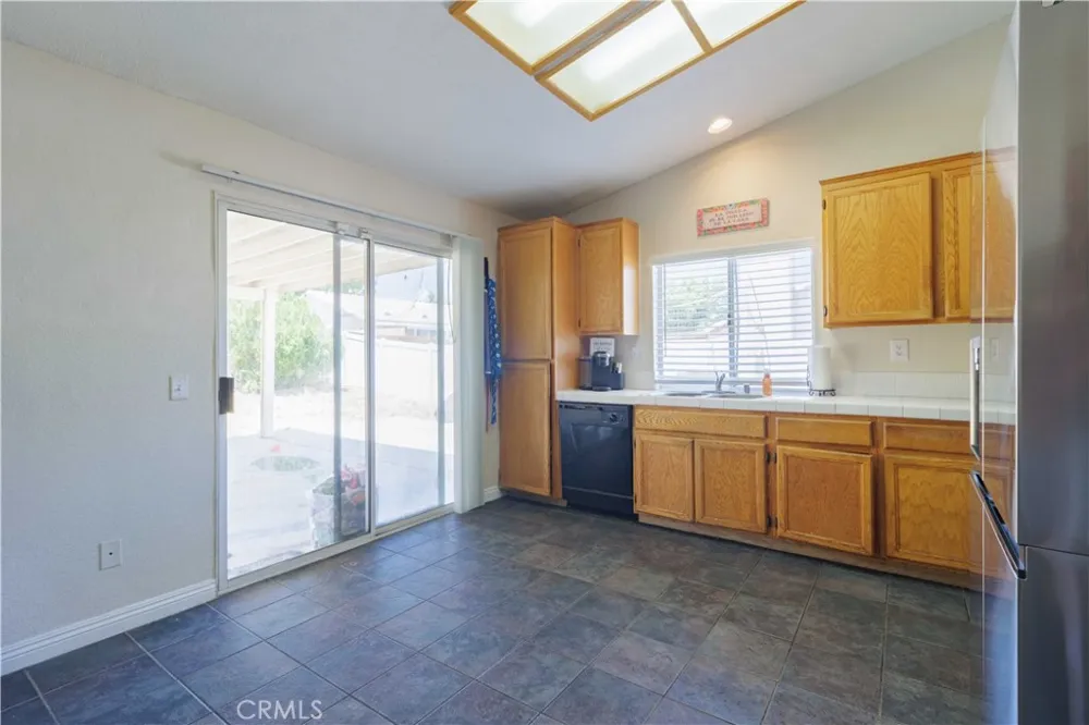 8544 Dove Creek Hesperia, CA 92344