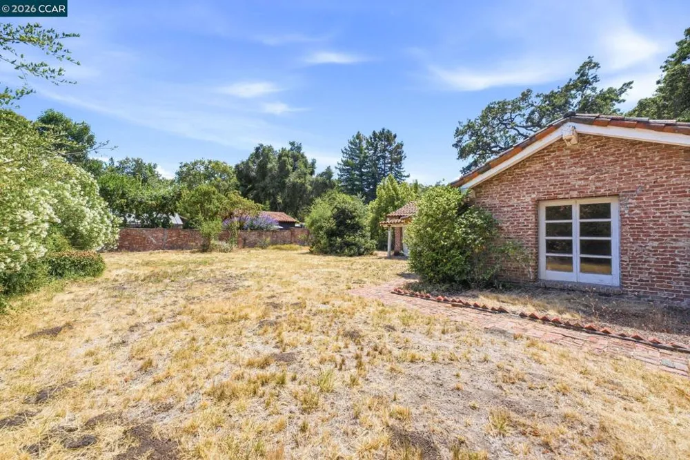 2339 Tice Valley Blvd Walnut Creek, CA 94595