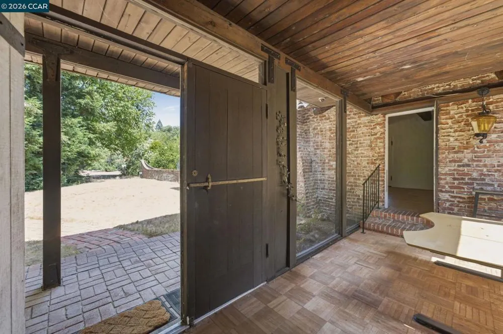 2339 Tice Valley Blvd Walnut Creek, CA 94595