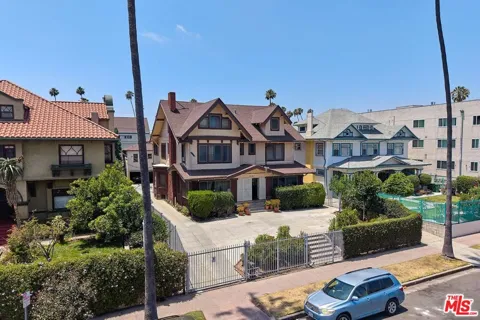 1041 Elden Avenue
