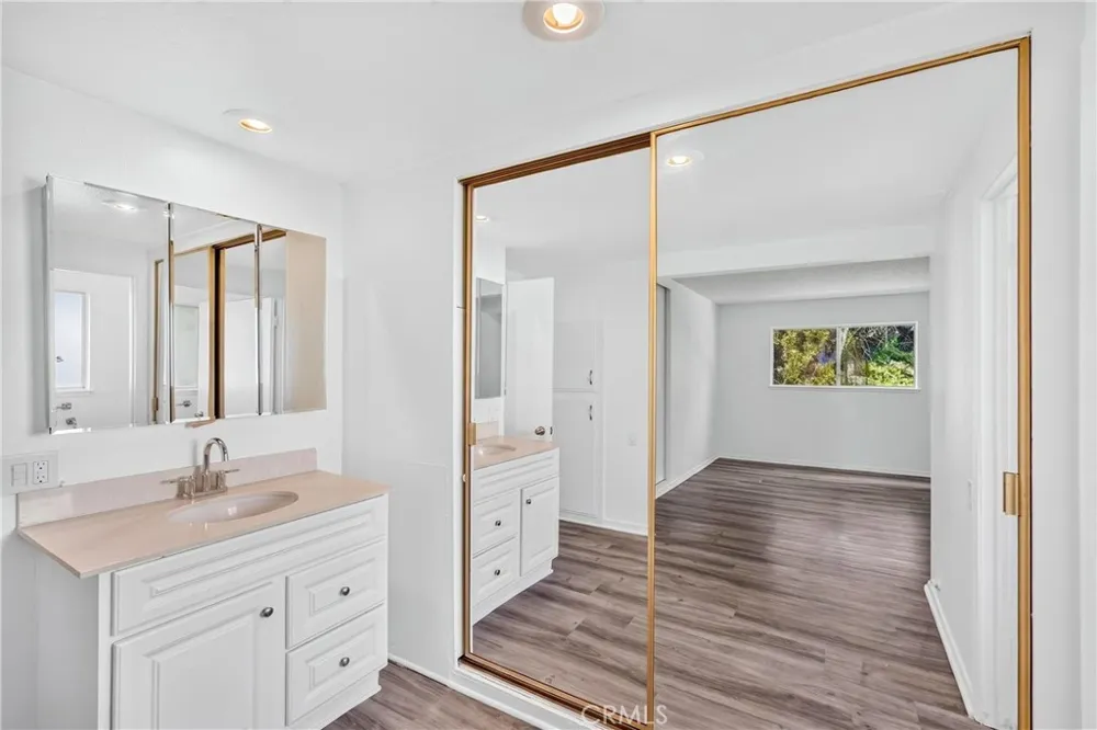 2232 Via Puerta #A Laguna Woods, CA 92637