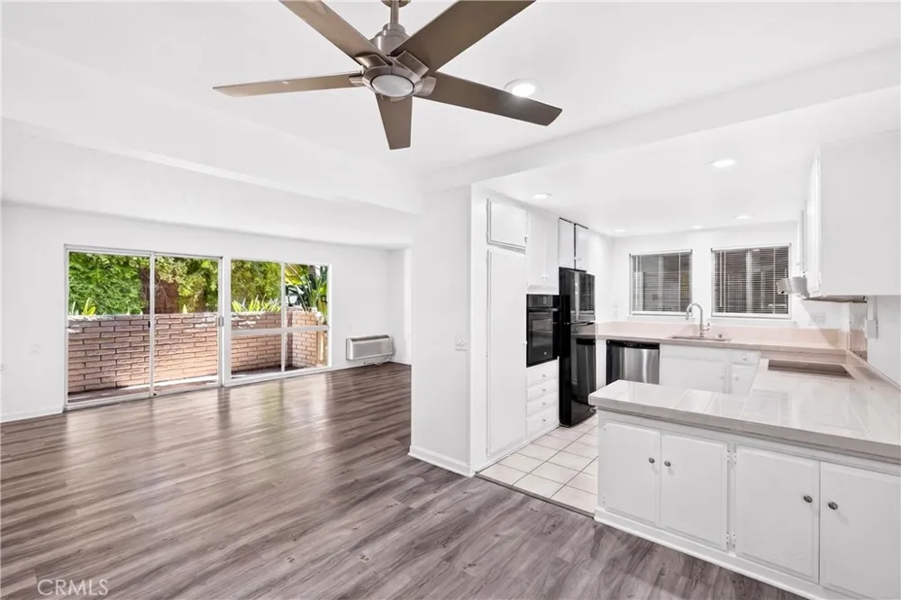 2232 Via Puerta #A Laguna Woods, CA 92637