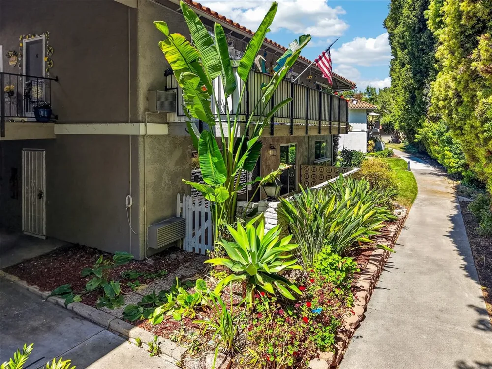 2232 Via Puerta #A Laguna Woods, CA 92637