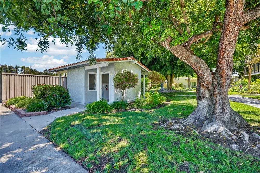 2232 Via Puerta #A Laguna Woods, CA 92637