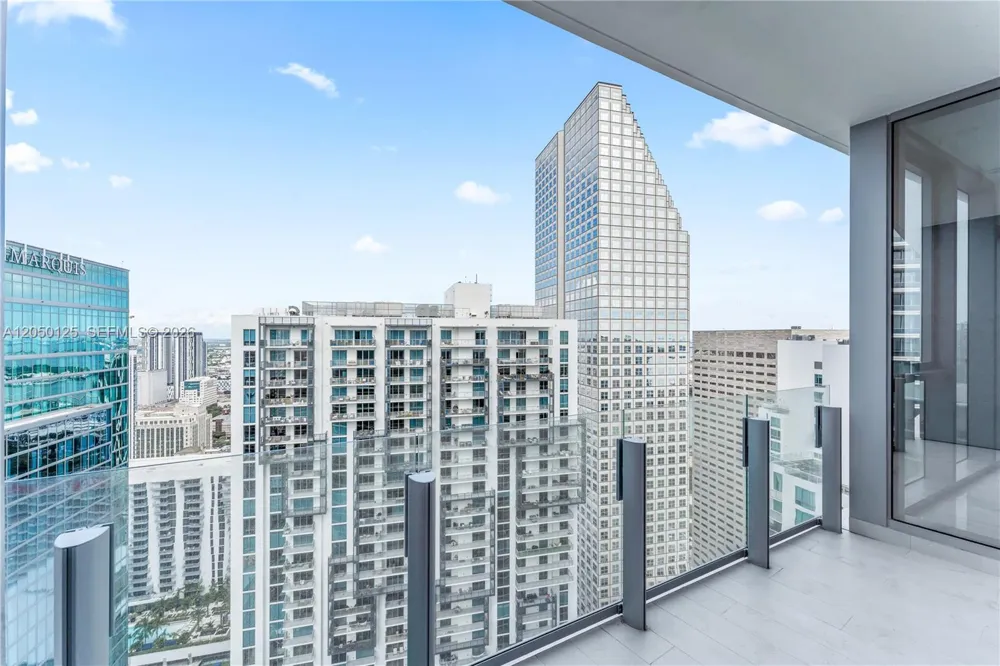 300 Biscayne Blvd Way #4309 Miami, FL 33131