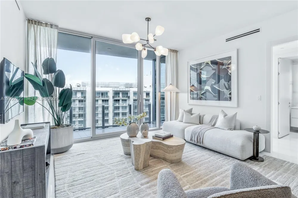 300 Biscayne Blvd Way #4309 Miami, FL 33131