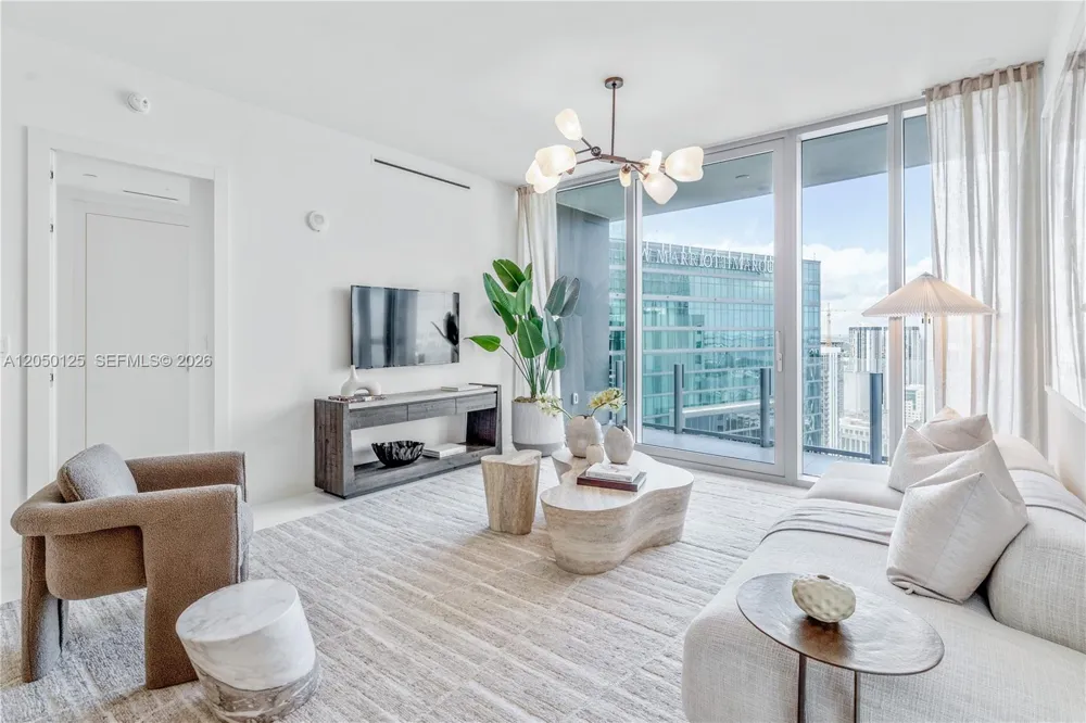 300 Biscayne Blvd Way #4309 Miami, FL 33131
