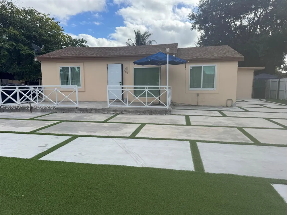 2354 NW 93rd Ter Miami, FL 33147