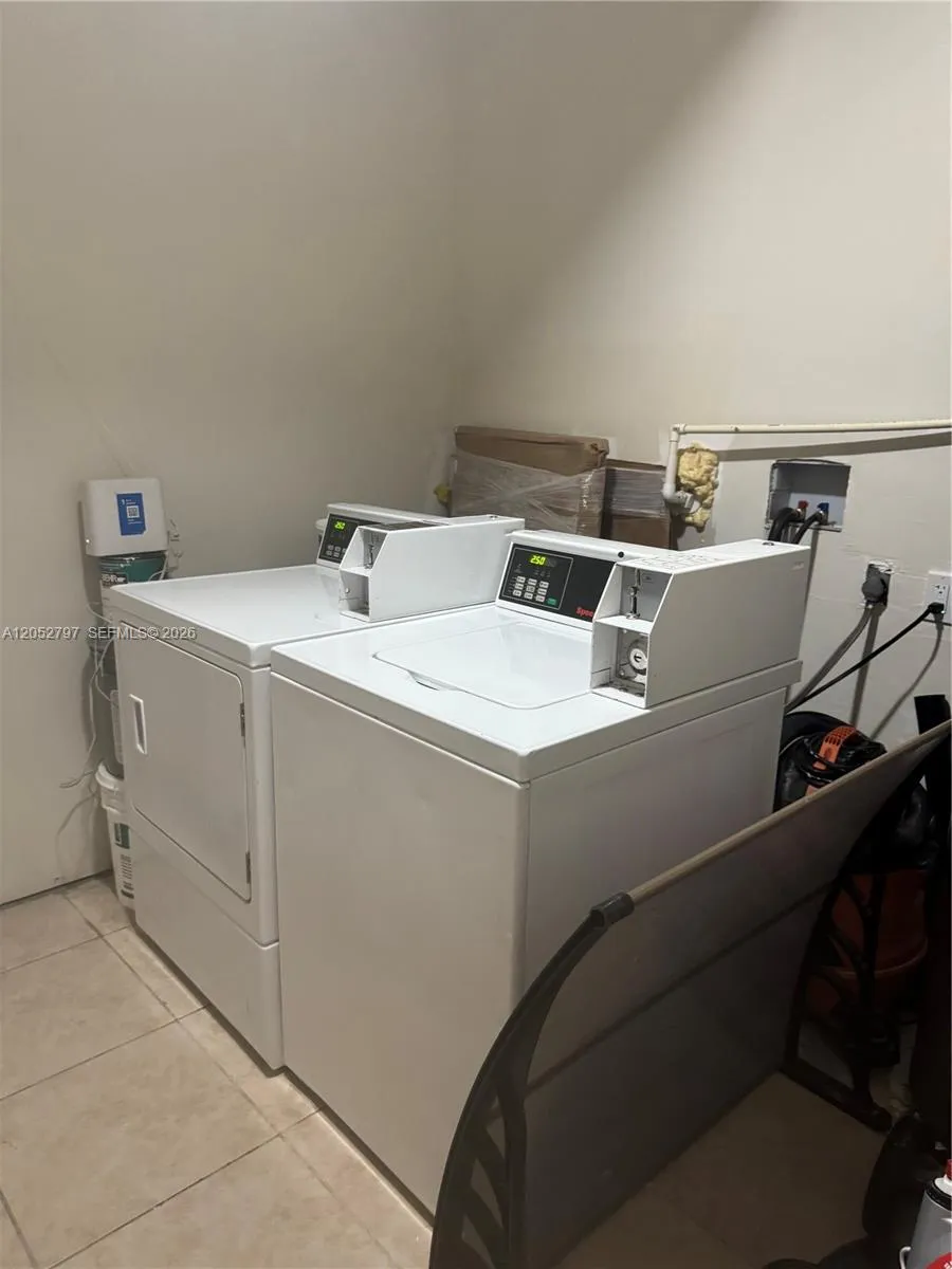 2354 NW 93rd Ter Miami, FL 33147