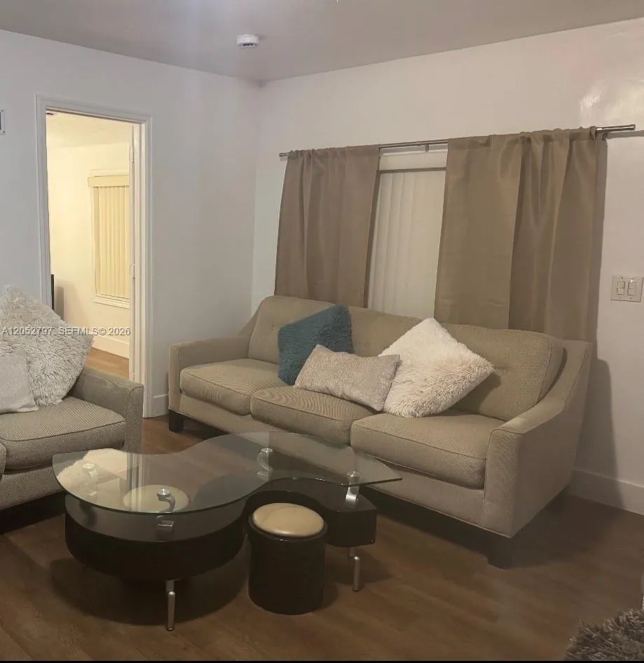 2354 NW 93rd Ter Miami, FL 33147