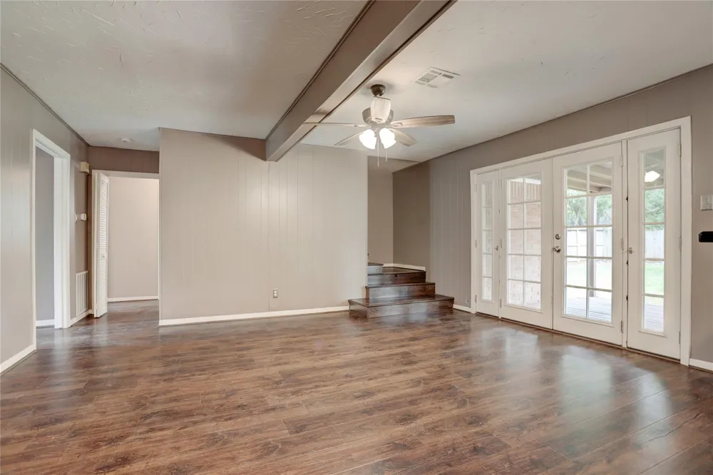 9631 Fairdale Lane Houston, TX 77063