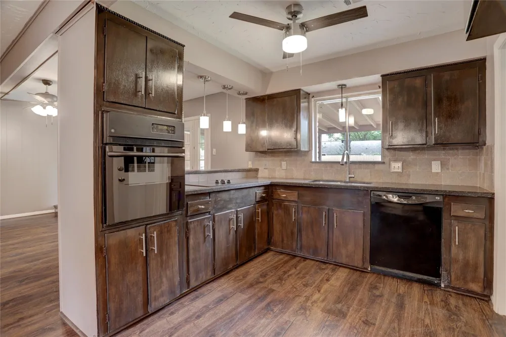 9631 Fairdale Lane Houston, TX 77063