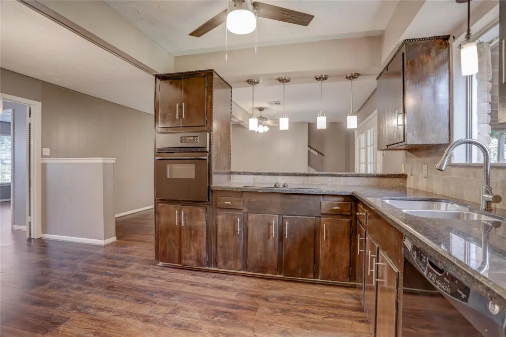 9631 Fairdale Lane Houston, TX 77063
