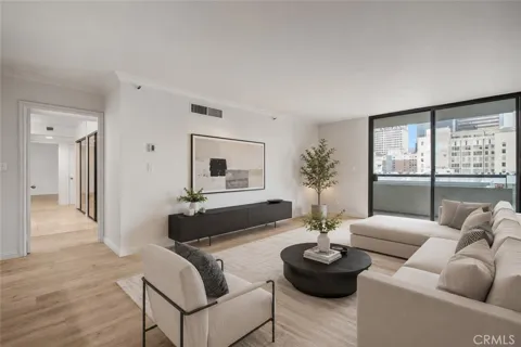 600 W 9th #1103