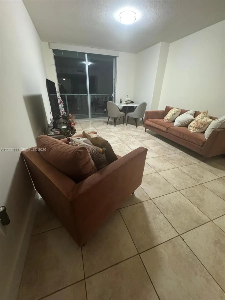 2681 Flamingo Rd #2302S Sunrise, FL 33323