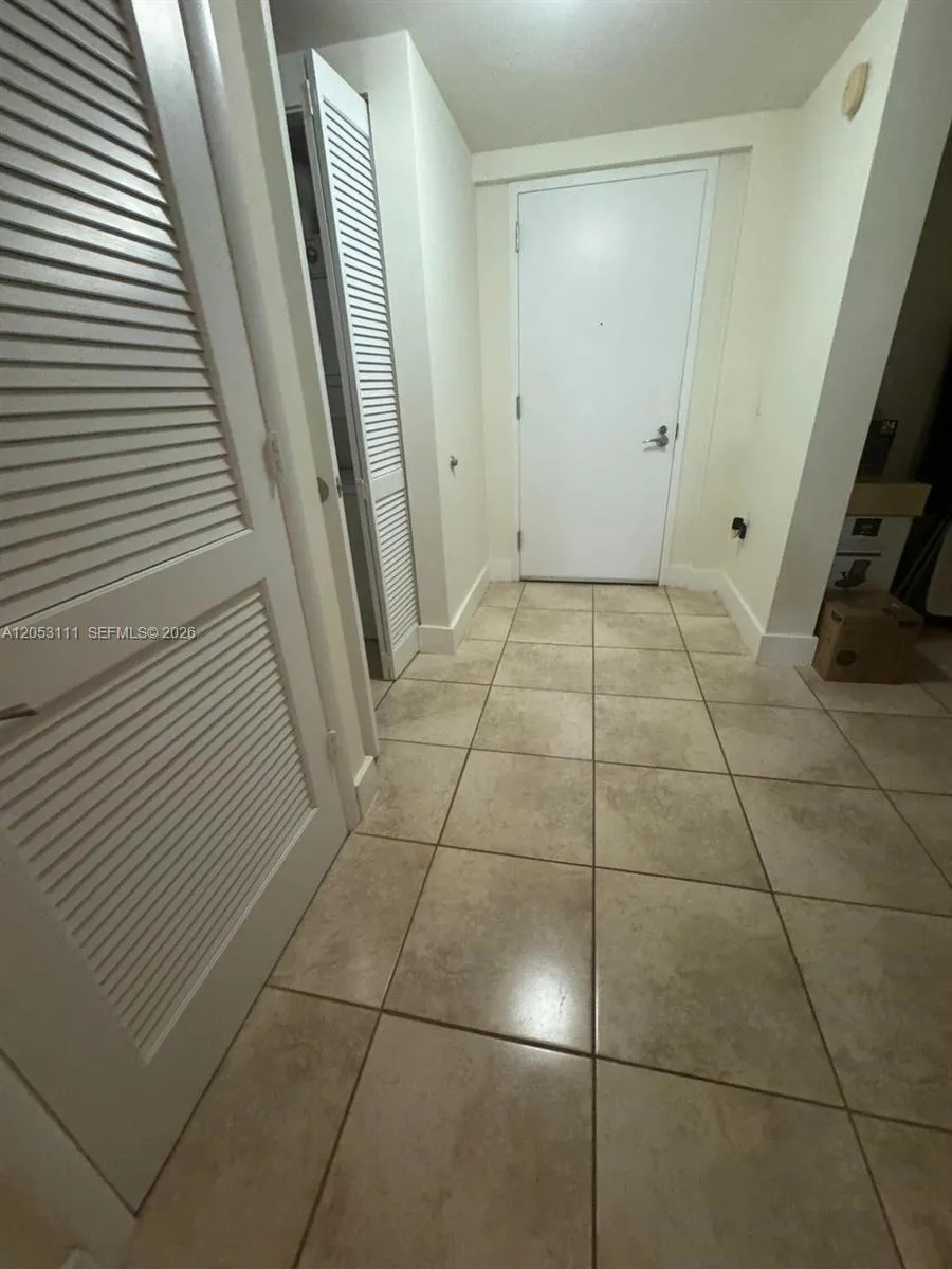 2681 Flamingo Rd #2302S Sunrise, FL 33323