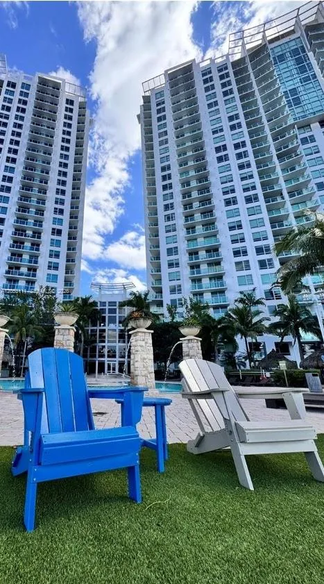 2681 Flamingo Rd #2302S Sunrise, FL 33323