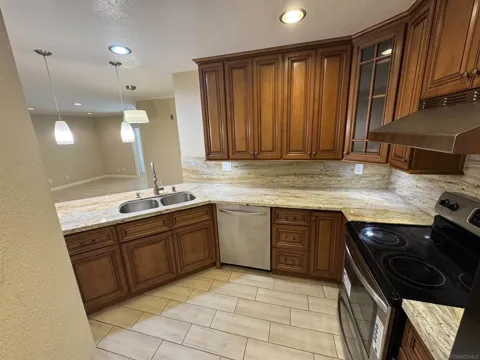 7405 Charmant Dr #Suite 2313