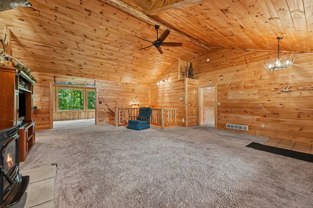 8319 Pine Island Drive NE Comstock Park, MI 49321
